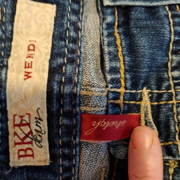 Clearance: BKE size 30x33 1\2 - Picture 3 of 8